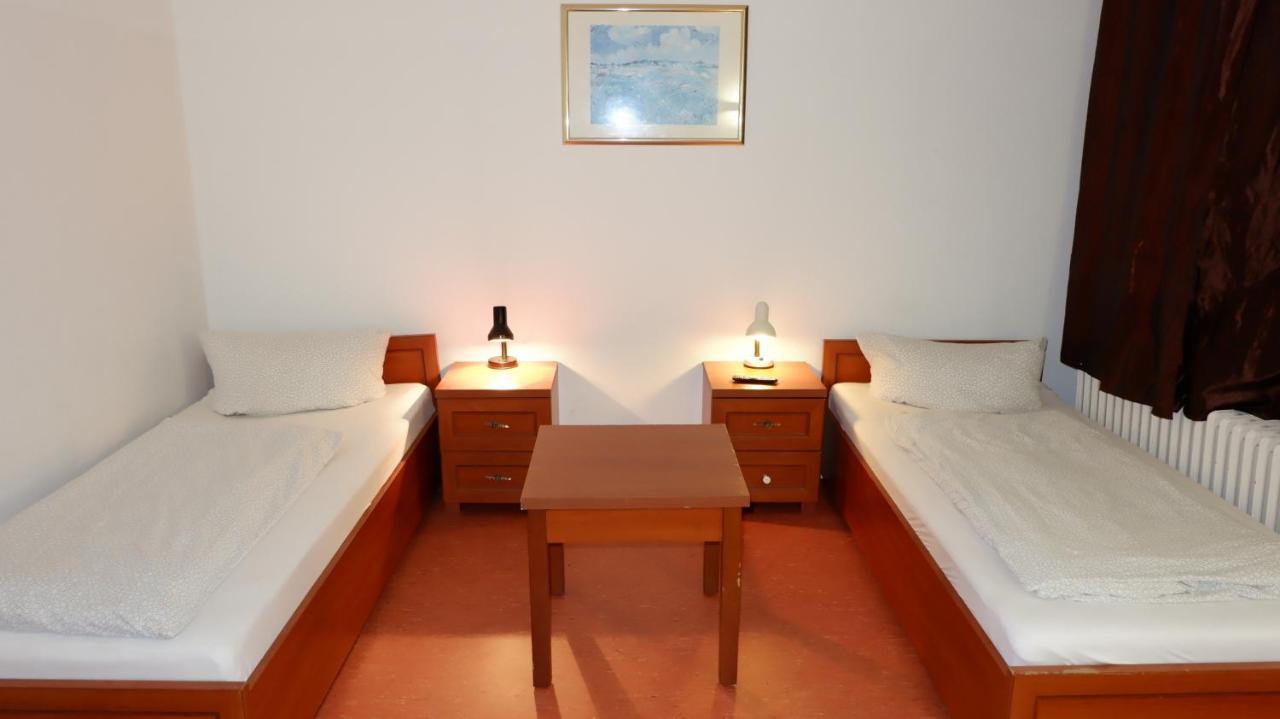Hostel Am Kurtti Berlijn Buitenkant foto